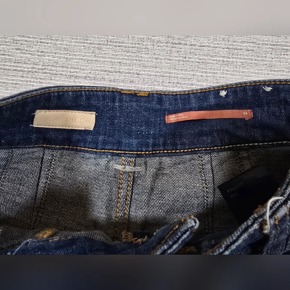 Pilcro High-Waist Cropped Wide-Leg Jeans in Dark Blue - Picture 5 of 10